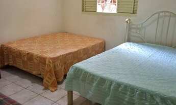 Imagem 6: Sitio de 2.700m² bem localizado com casa, área de lazer,piscina, cozinha caipira