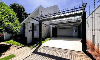 Imagem 1: Casa à venda em Maringá, Jardim Alamar, com 4 quartos, com 298.93 m²