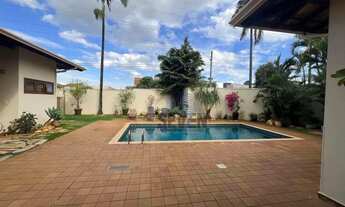 Imagem 2: Casa com 4 Suítes no Condomínio Tivolli I Bauru Piscina e Sauna