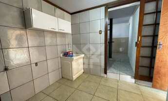 Imagem 5: Casa de Alto Padrão à Venda: 4 Quartos, Piscina e 220m² de Área Construída no Bairro Bom P