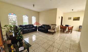 Imagem 4: Casa residencial à venda no bairro Cidade Santos Dumont com 3 dormitórios e 148 m²