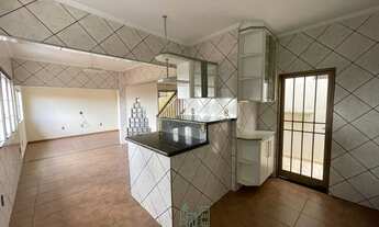 Imagem 4: Sobrado para aluguel possui 150 metros quadrados com 3 quartos em São Joaquim - Franca - S