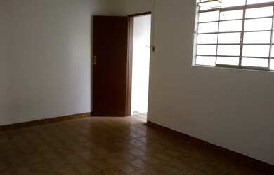 Imagem 7: Casa para venda possui 210 metros quadrados com 3 quartos em Centro - Taubaté - SP