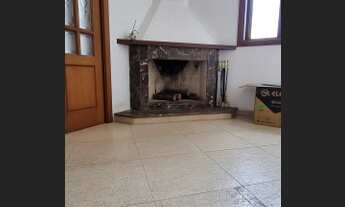 Imagem 7: Casa de condomínio para venda tem 330 metros quadrados com 5 quartos