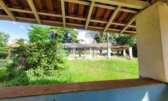 Imagem 2: Venda de chácara em frente ao Rio Tietê com 2 casas e lazer completo