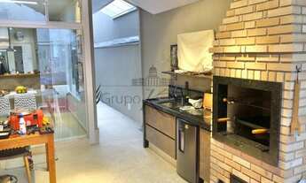 Imagem 2: Casa de condomínio sobrado para venda possui 241 metros quadrados com 4 quartos