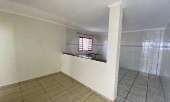 Imagem 7: São João da Boa Vista - Casa Padrão - Jardim dos Ipês I