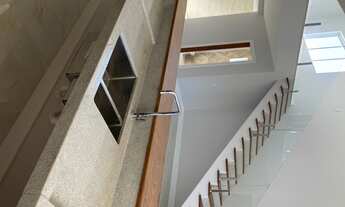 Imagem 4: Casa luxo venda com 220 metros quadrados com 4 quartos , 5 suítes, piscina, churrasqueira