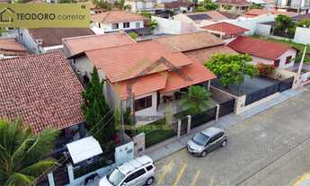 Imagem 4: Casa Alto Padrão com 3 Dormitórios no Centro de Penha SC