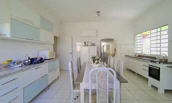 Imagem 4: Térrea para venda com 370 metros quadrados com 4 quartos em Centro - Bofete - SP