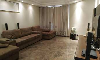 Imagem 4: Casa de condomínio para venda tem 360 metros quadrados com 4 quartos