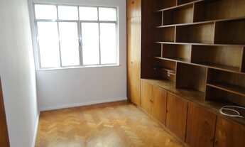 Imagem 4: MARAVILHOSO APARTAMENTO 110M2, SALÃO COM PISO EM TACO, 3 QUARTOS BANHEIRO SOCIAL, ARMÁRIO