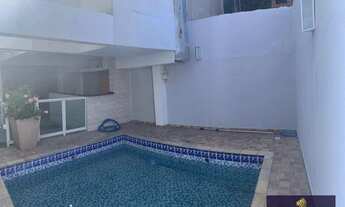 Imagem: Sobrado com 3 dormitórios e piscina à