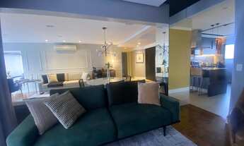 Imagem 3: Vendo lindo apartamento andar alto face norte reformado com 3 suítes e 3 vagas