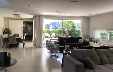 Imagem 3: Casa de condomínio para aluguel e venda possui 500 metros quadrados com 4 quartos