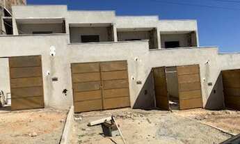 Imagem: Casa duplex geminada de 2 quartos a venda