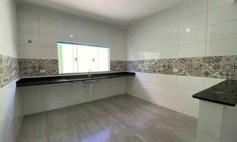 Imagem 2: Casa com piscina pertinho da praia