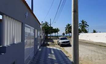 Imagem 2: Lindo sobrado pé na areia em Mongaguá com piscina e acabamento diferenciado