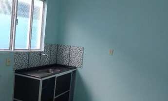 Imagem 2: Kitnete dois cômodos sendo um com banheiro outro com pia pra cozinha