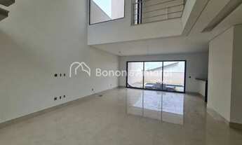 Imagem 4: Casa de condomínio à venda com 285m², 3 suítes, piscina e 4 vagas de garagem