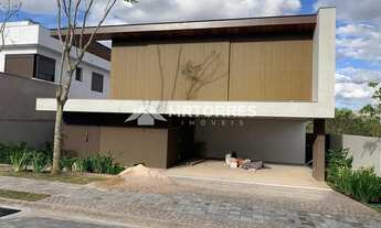 Imagem 2: Casa para locação no condomínio Reserva das Palmeiras em Valinhos. São 4 suítes com closet