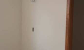 Imagem 4: Casa para venda possui 132 metros quadrados com 3 quartos em Condomínio Damha Fit I - Ipig