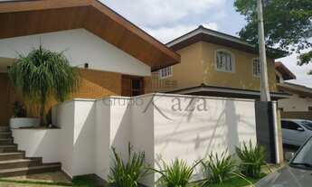 Imagem 2: Casa de condomínio para venda tem 360 metros quadrados com 4 quartos