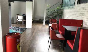 Imagem 4: Casa de condomínio para venda tem 600 metros quadrados com 5 quartos