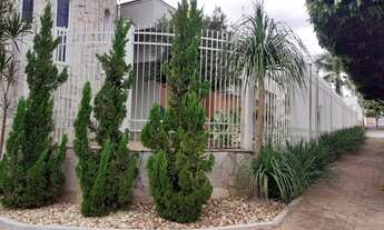 Imagem 2: Casa para venda tem 750 metros quadrados com 6 quartos