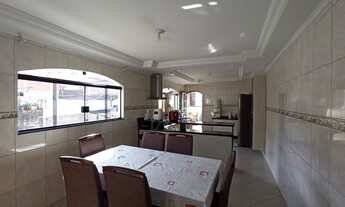 Imagem 6: Sobrado para venda possui 360 metros quadrados com 4 quartos