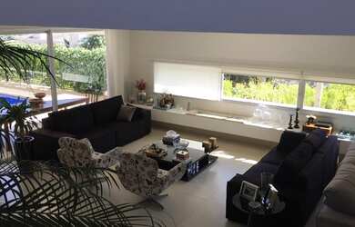 Imagem 6: Casa de condomínio para aluguel e venda possui 500 metros quadrados com 4 quartos