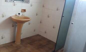 Imagem 6: Apartamento espaçoso com 2 amplos dormitórios, sala para 2 ambientes, cozinha, área de ser