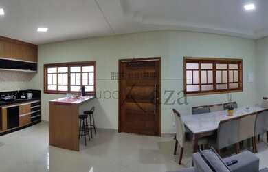 Imagem 2: Casa Térrea - Jacareí - Villa Branca - 250m² - 3 Dormitórios - 1 Suíte - Área Gourmet