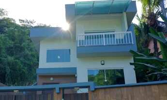 Imagem: Casa com piscina