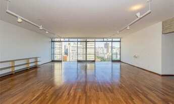 Imagem 2: Em um edifício incônico na Consolação, pertinho do amado Parque Augusta