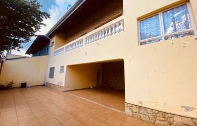 Imagem 2: Casa à venda no bairro Jardim Carlos Lourenço