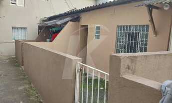 Imagem 2: Casa com quarto, cozinha e banheiro