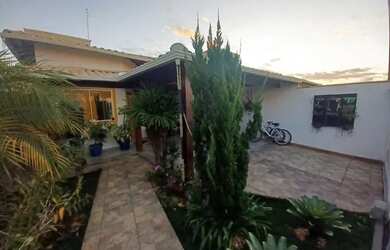 Imagem 3: Casa de condomínio para aluguel possui 262 metros quadrados com 4 quartos