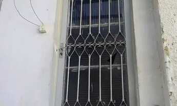 Imagem 4: Alugo Conjugado Quarto, pia, banheiro e área - R$ 350,00