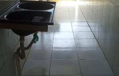 Imagem 2: Aluga-se casa pequena 400 incluso água e energia