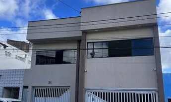 Imagem: Casa com 10 quartos no Alecrim