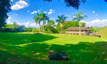 Imagem: Casa em condomínio fechado tem 3700 metros