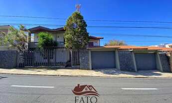 Imagem: Casa em frente a praça, excelente localização