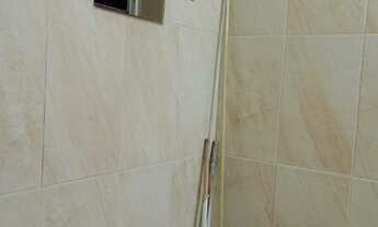 Imagem 6: Casa com suíte, cozinha americana, área de serviço e terraço. Zap