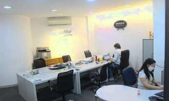 Imagem 5: Loja na Av dos Bandeirantes,vizinho alça de acesso a corredor norte sul, Zon. ZCOR 3, 50m