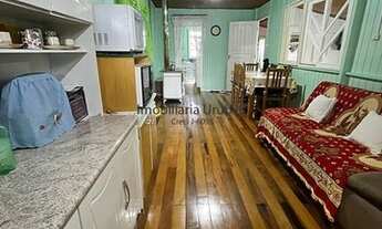 Imagem 2: Casa para venda tem 450000 metros quadrados com 3 quartos em Centro - Urubici - SC