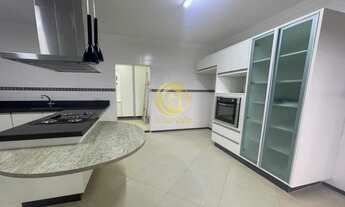 Imagem 5: Casa de condomínio térrea para aluguel possui 328 metros quadrados com 4 quartos