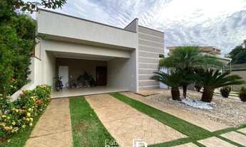 Imagem: Casa de condomínio térrea para venda tem