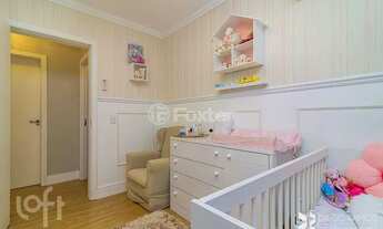 Imagem 3: Apartamento para venda tem 90 metros quadrados com 3 quartos em Passo da Areia - Porto Ale