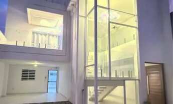 Imagem 2: Casa Tripléx com piscina, lago ornamental e hidro, no Portal do Poço